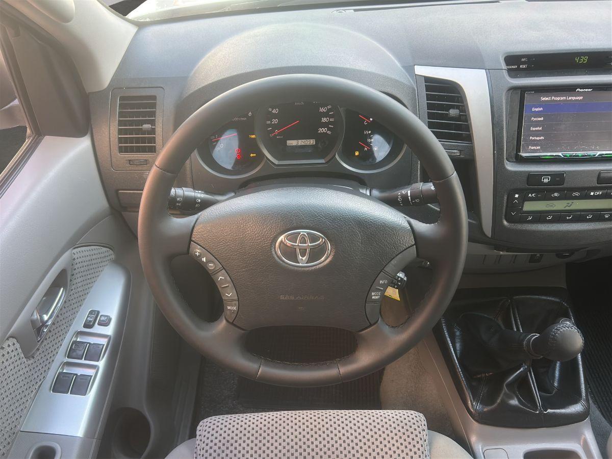 TOYOTA - Hilux 3.0 d-4d 171CV double cab SR 4x4 ridotte