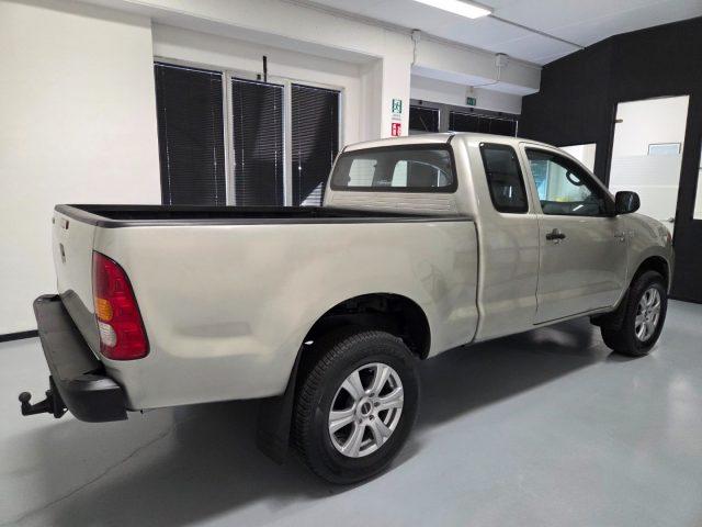 TOYOTA Hilux 2.5 D-4D 4WD 2p. Extra Cab