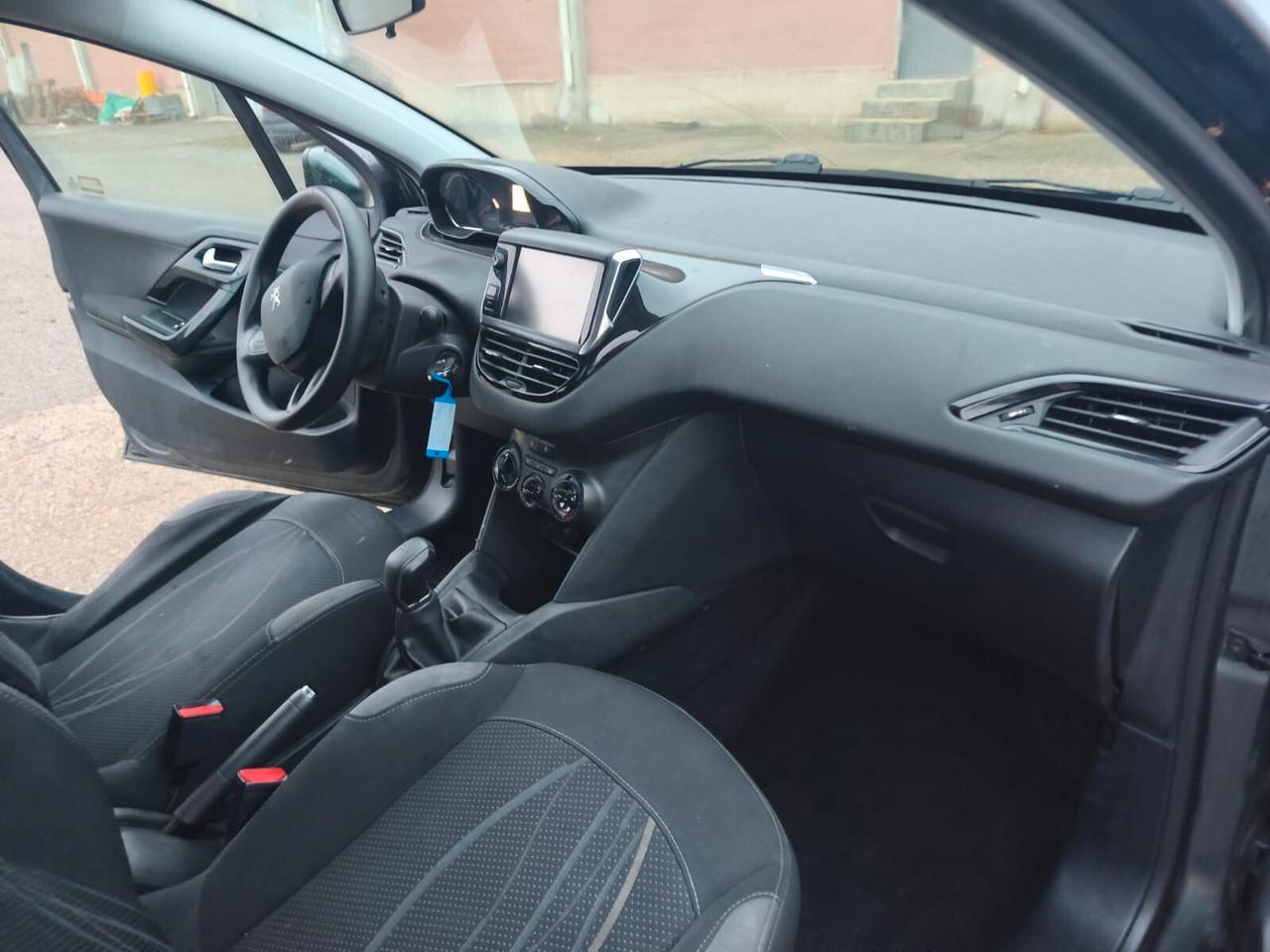 Peugeot 208 2013--1.0 Benzina Neopatentati