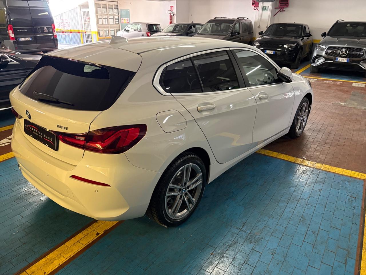 Bmw 118 118i 5p. Business Advantage