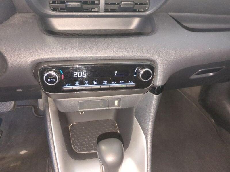 Toyota Yaris Hybrid Active MY22