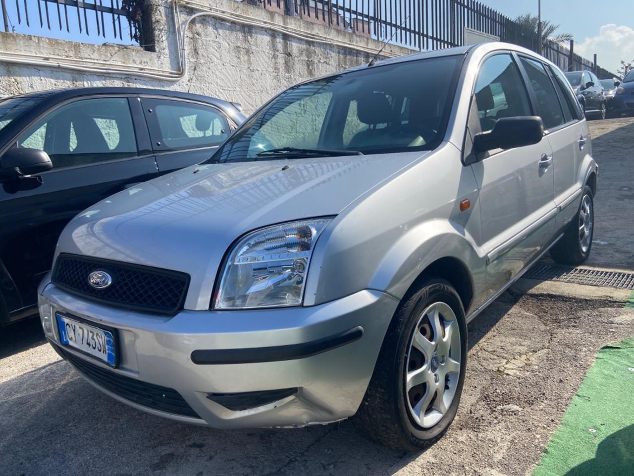 Ford Fusion 1.4 TDCi 5p. Grey