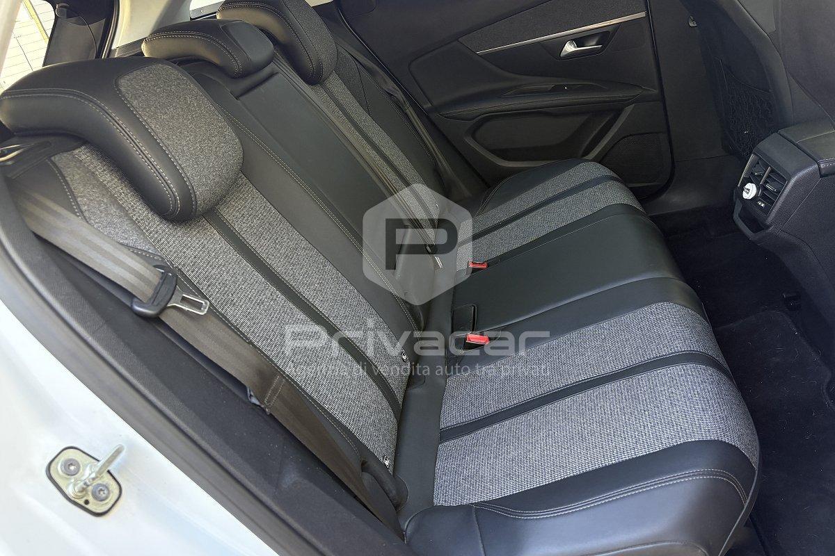 PEUGEOT 3008 BlueHDi 130 S&S EAT8 Allure