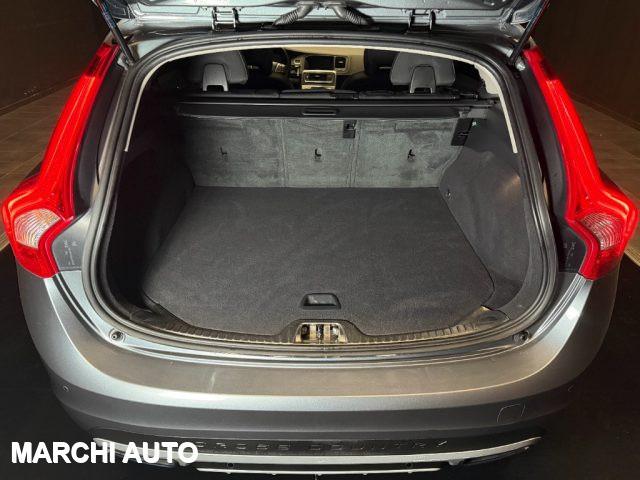 VOLVO V60 Cross Country D3 Geartronic Business