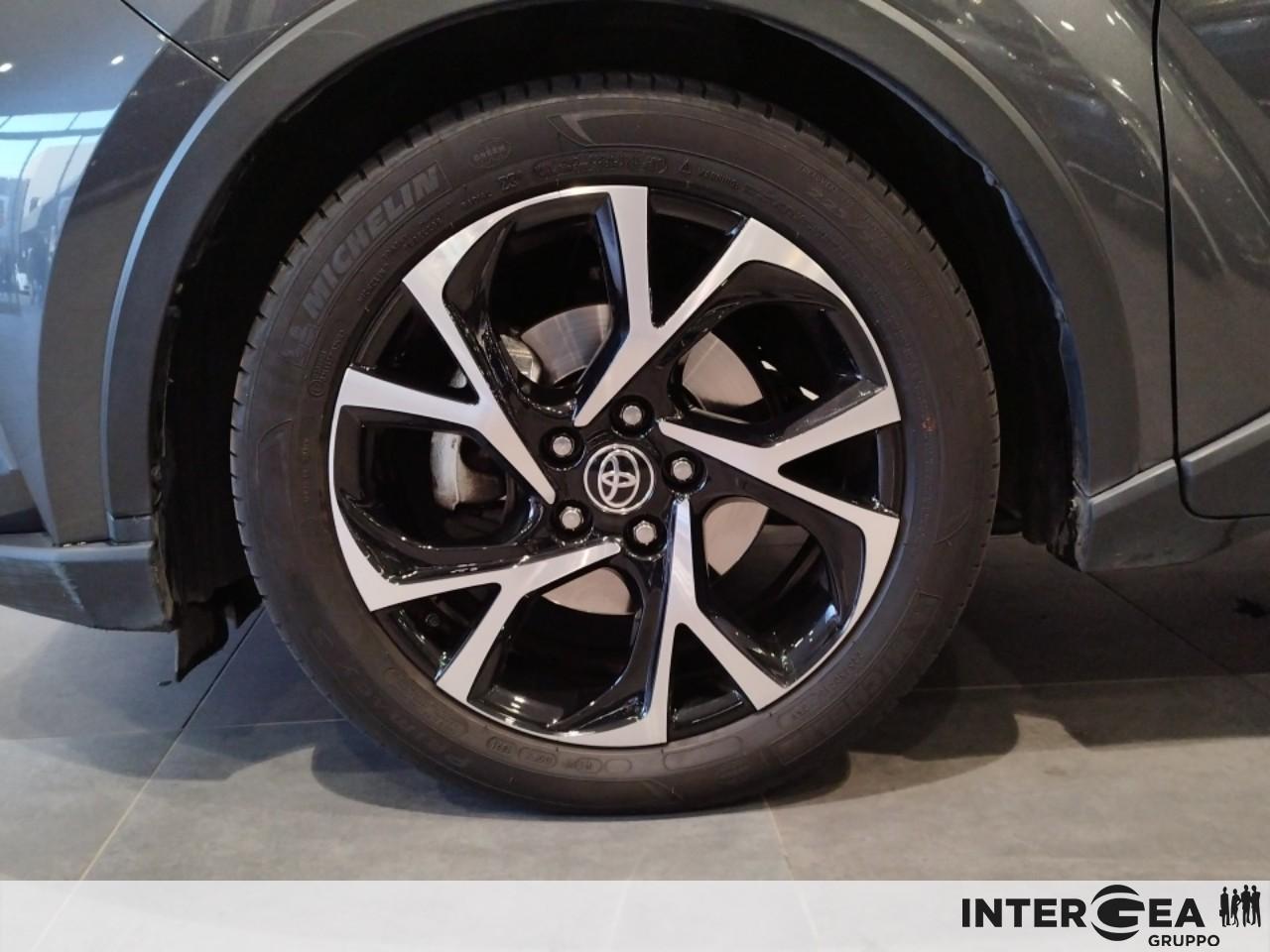 TOYOTA C-HR 1.8h Trend e-cvt