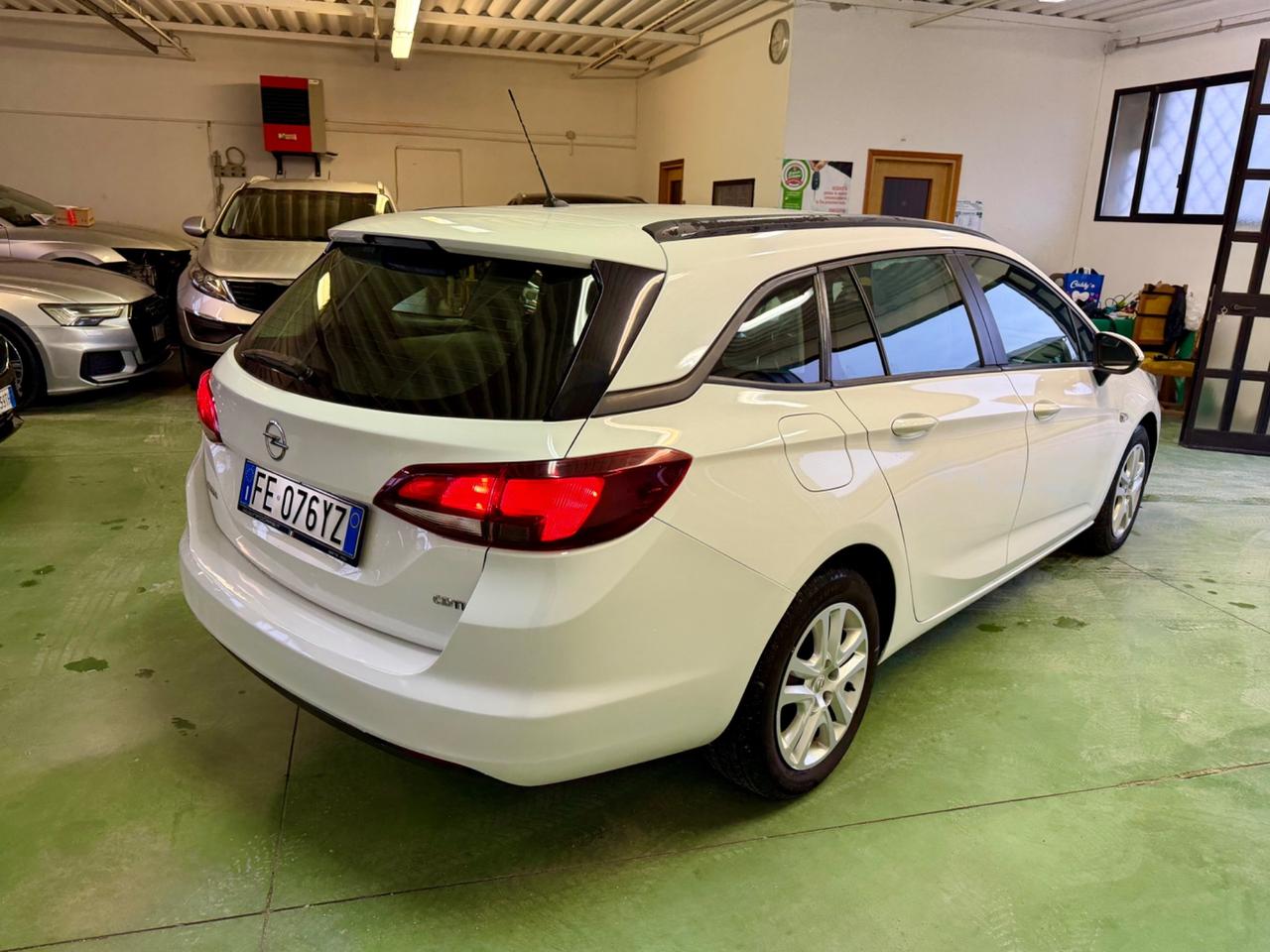 Opel Astra 1.6 CDTI Sports Tourer Cosmo