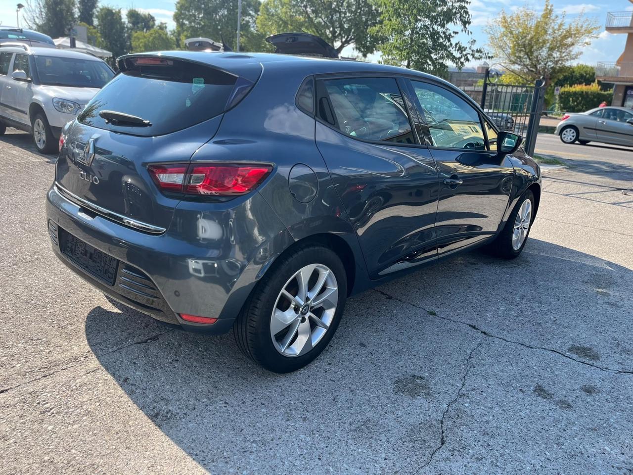 Renault Clio 1.2 75CV Neopatentati