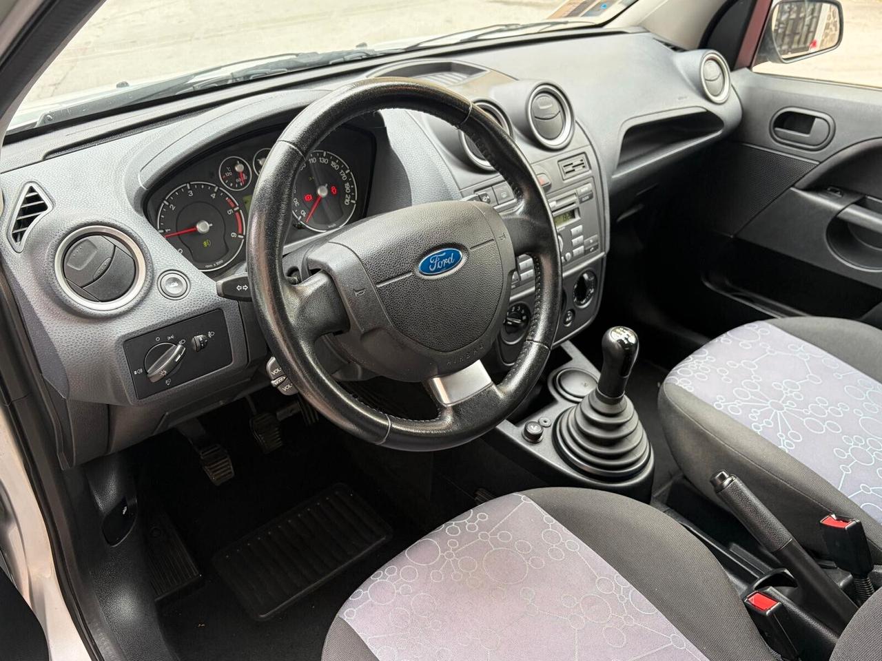 Ford Fiesta 1.4 TDCi 5p. Titanium RARA 97.000KM