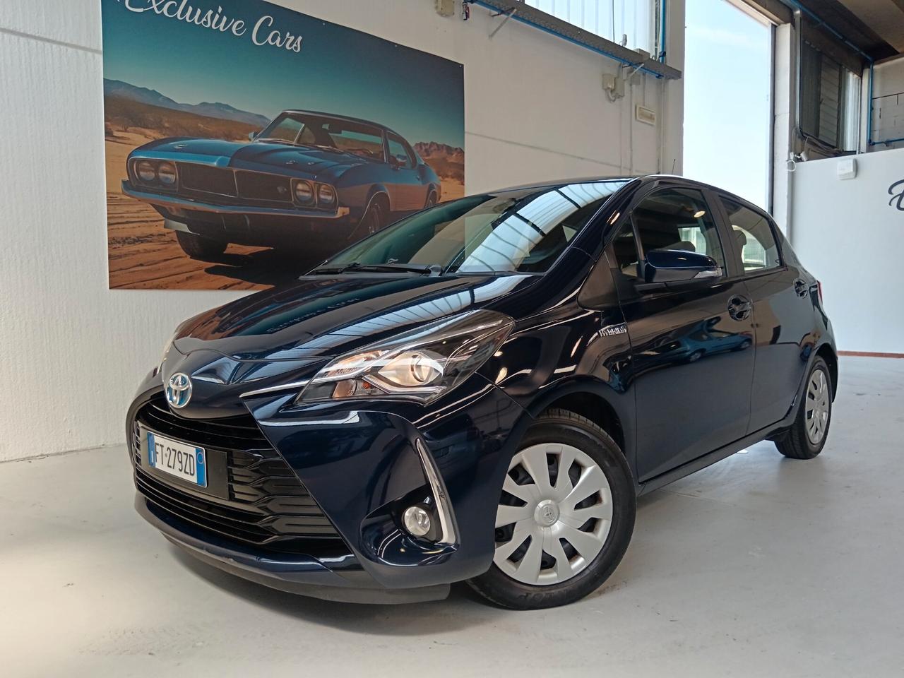 Toyota Yaris 1.5 Hybrid 5 porte Business PREZZO REALE