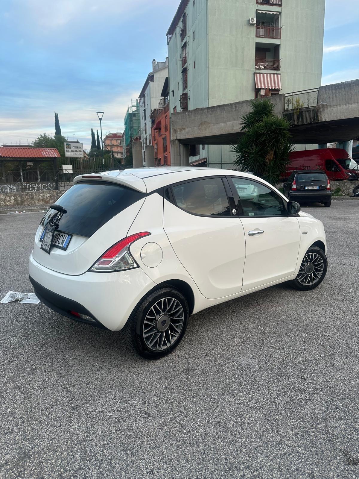 Lancia Ypsilon 1.2 69 CV 5 porte GPL Ecochic Gold