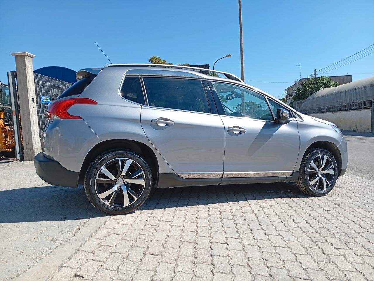 Peugeot 2008 BlueHDi 120 S&S Allure