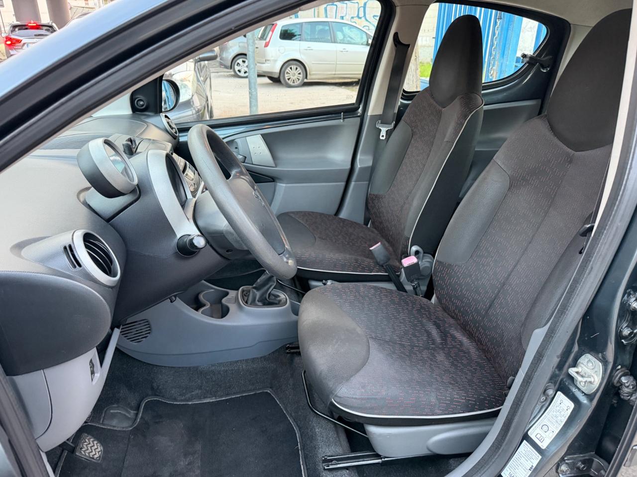 Peugeot 107 1.0 benzina 68 cavalli 2010