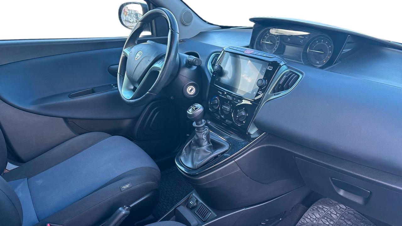 Lancia Ypsilon 1.0 FireFly 5 porte S&S Hybrid Gold Plus