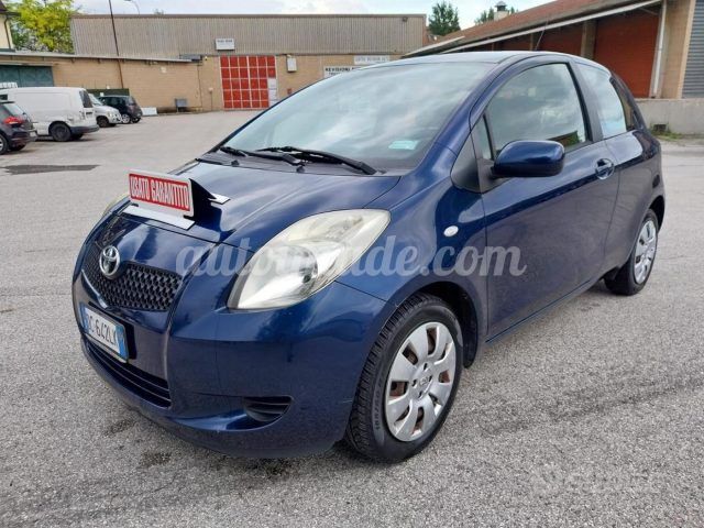 TOYOTA Yaris 1.0 3 porte Sol