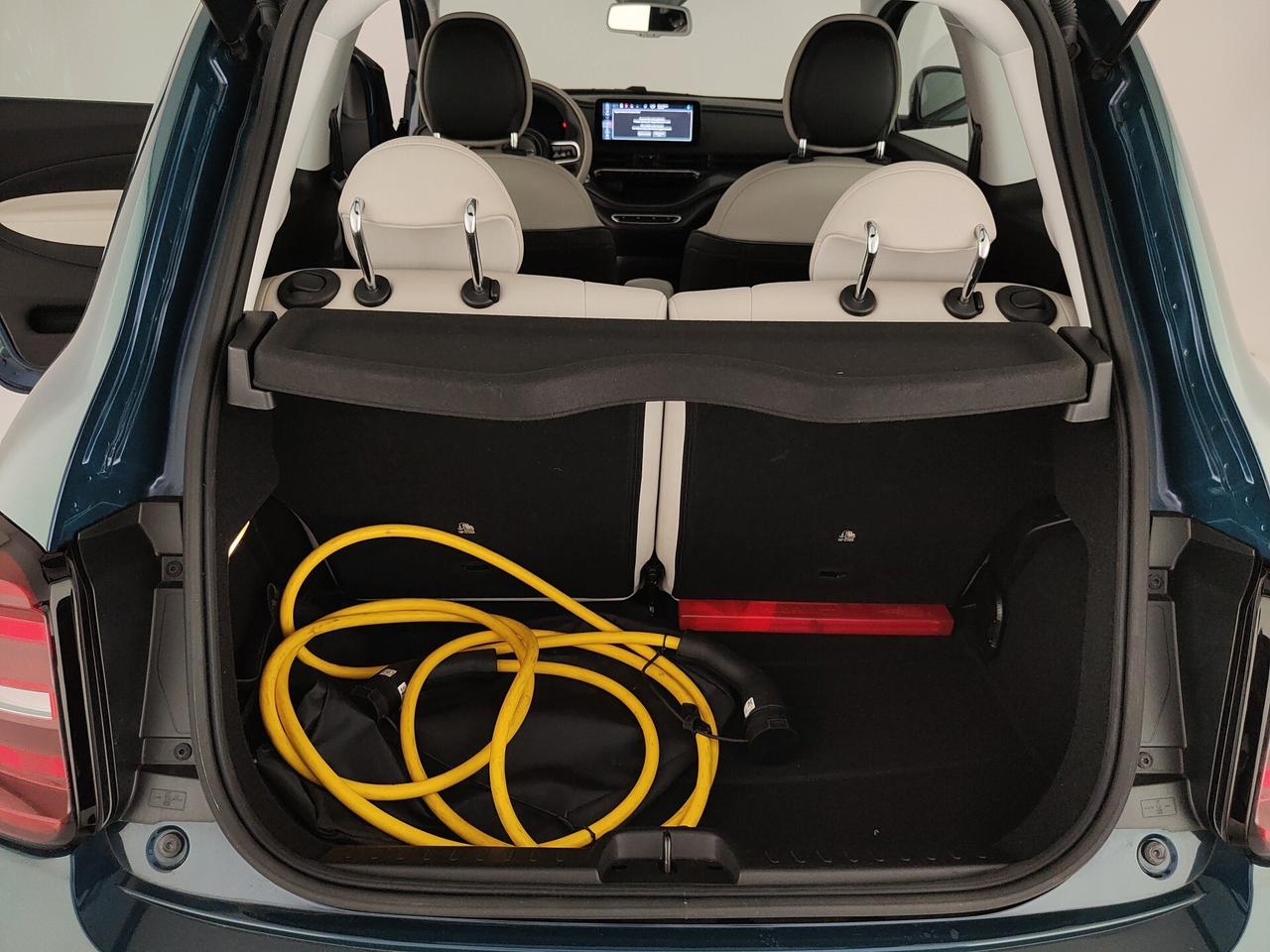 Fiat 500e 42 kWh La Prima