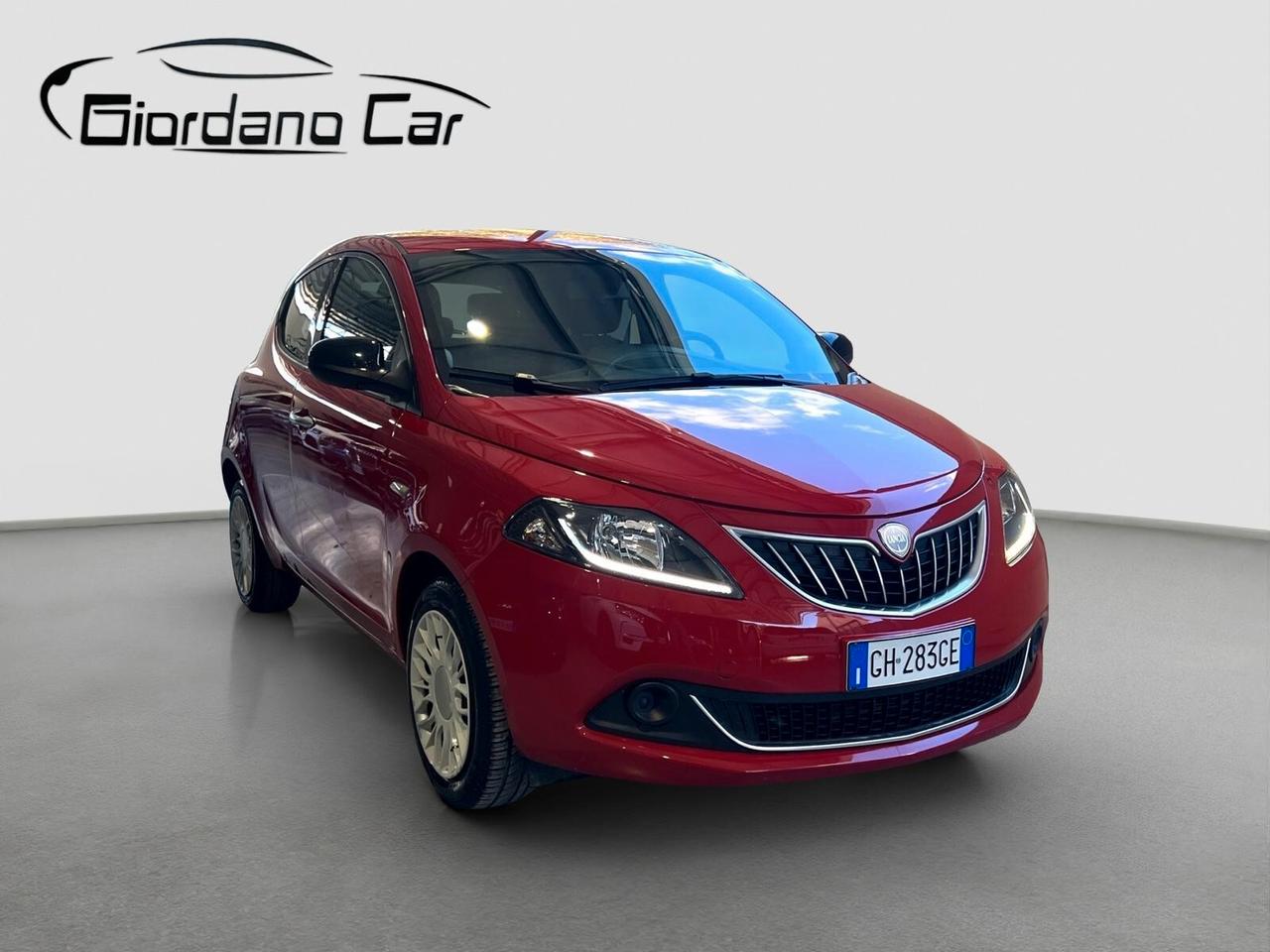 Lancia Ypsilon 1.0 FireFly 5 porte S&S Hybrid Ecochic Silver