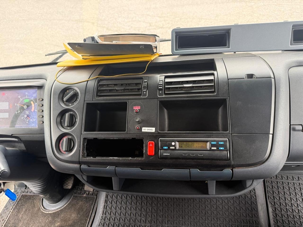 Mercedes Atego 818 Ribaltabile anno 2002 pochi km unicoproprietario