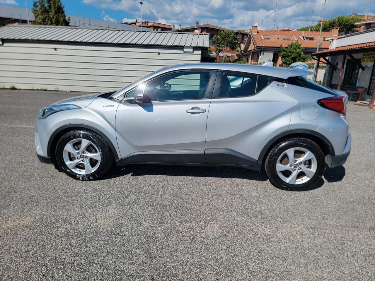 Toyota C-HR 1.8 Hybrid E-CVT Business