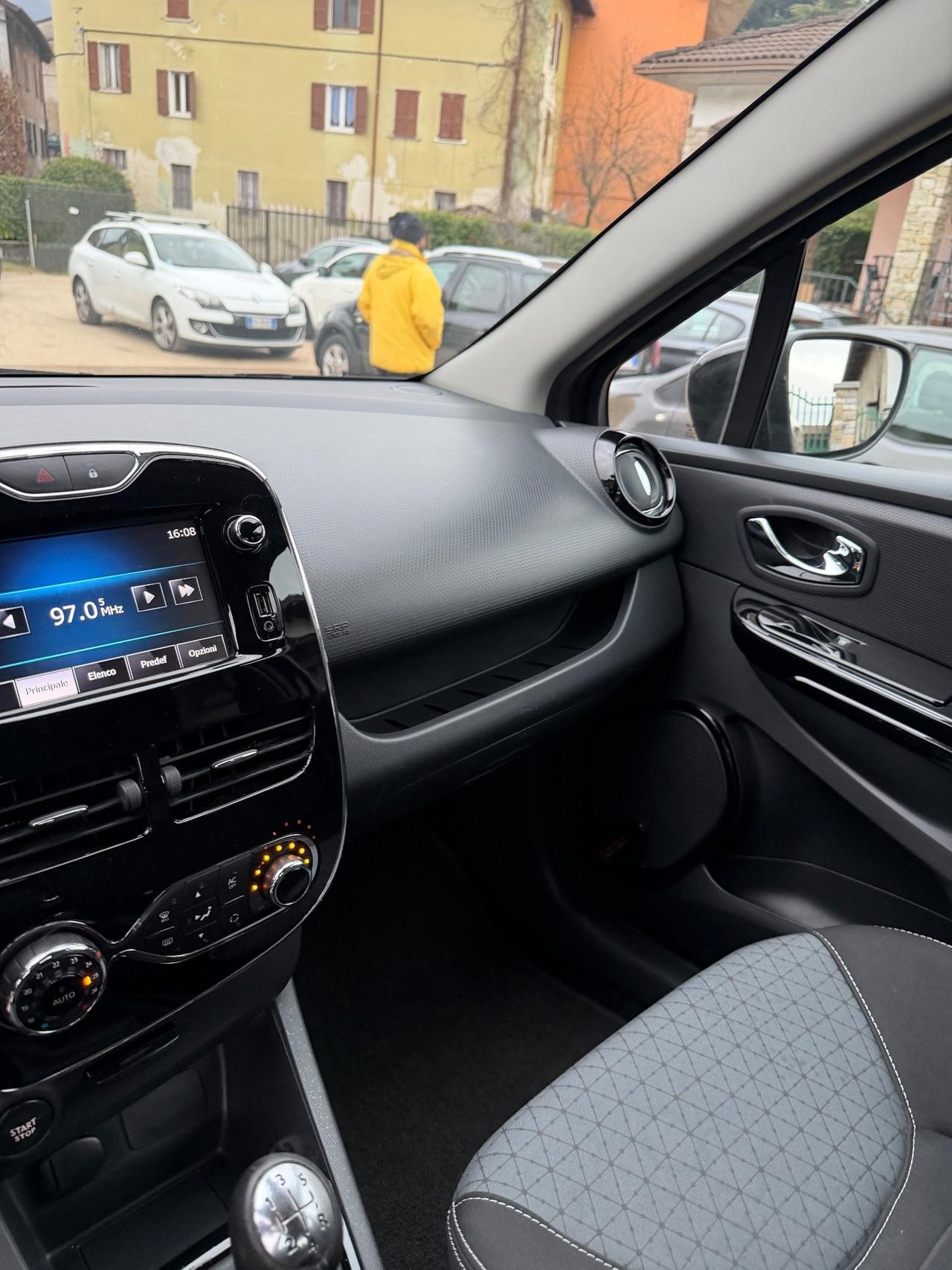 Renault CLIO 1.5 dCi 8V 5P LIVE KMCERT NEOPAT GARANZ