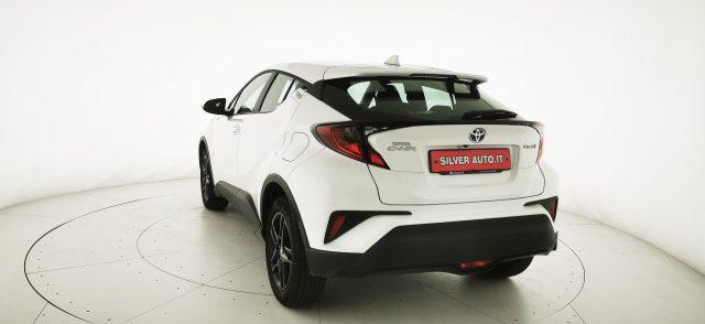 TOYOTA C-HR 1.8 Hybrid E-CVT Business