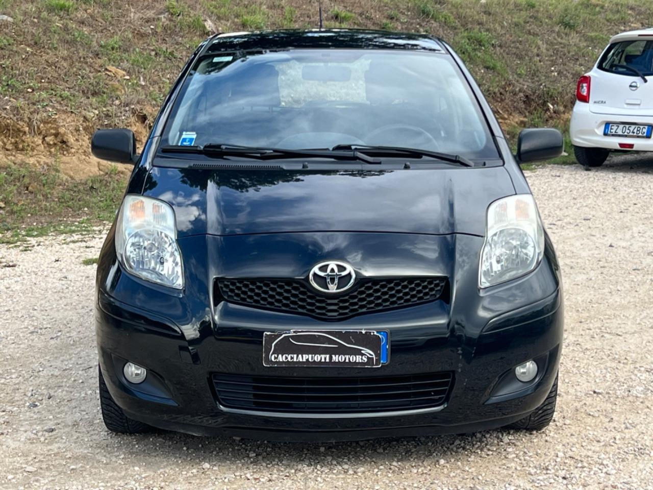 Toyota Yaris 1.0 3 porte NEOPATENTATI