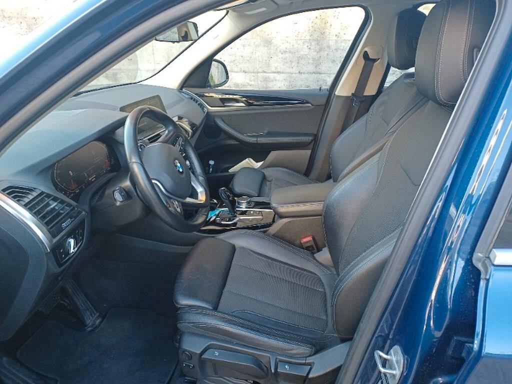 BMW X3 18D 150CV STEPTRONIC 48V S-DRIVE XLINE ( FARI LED - BMW DIGITAL COCKPIT - AMBIENT LIGHTS - PELLE - CLIMA TRIZONA - NAVI - CARPLAY - PARK ASSISTANT - TELECAMERA POST. - CERCHI 19 )
