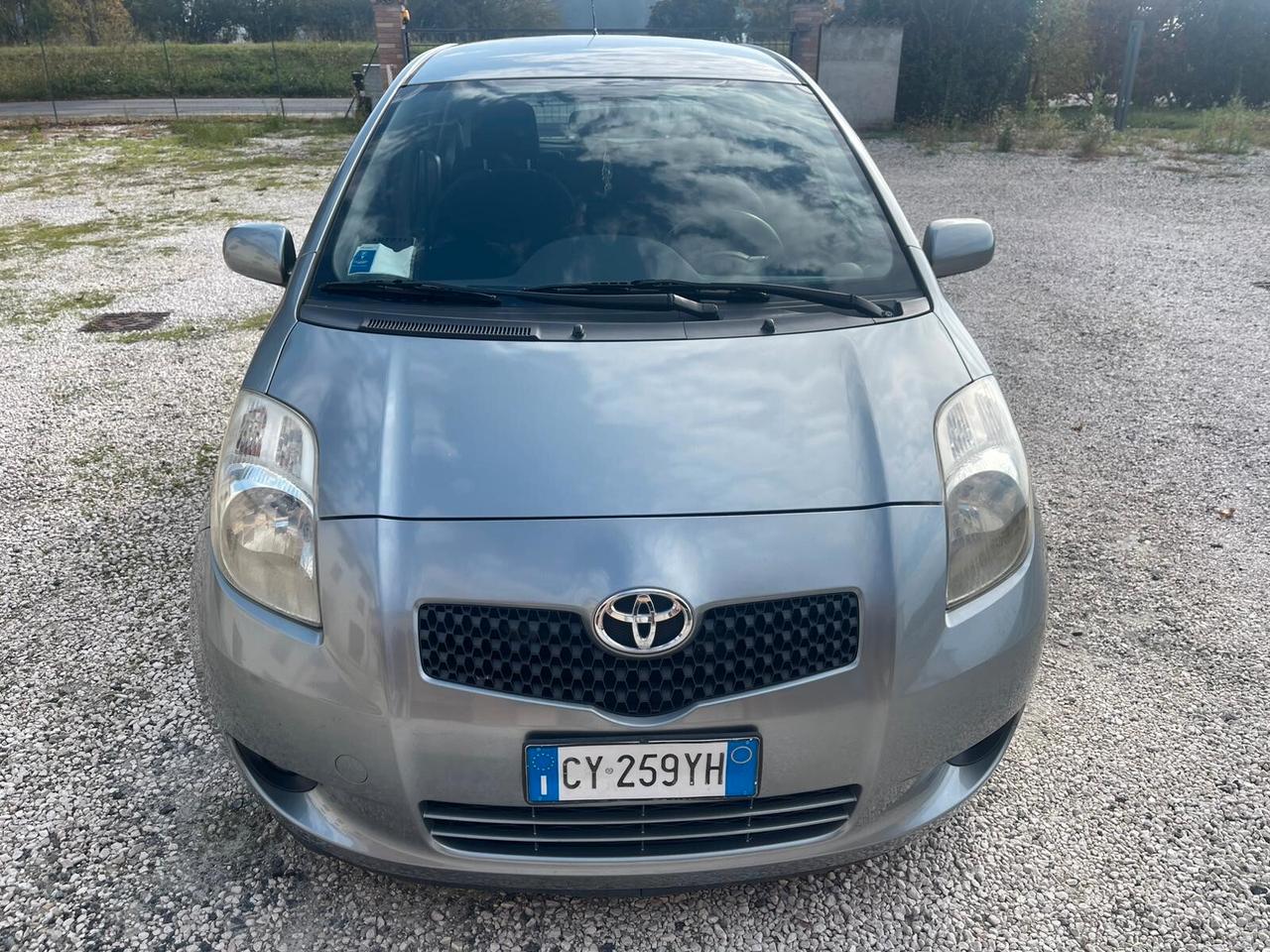 Toyota Yaris 1.0 3 porte Sol