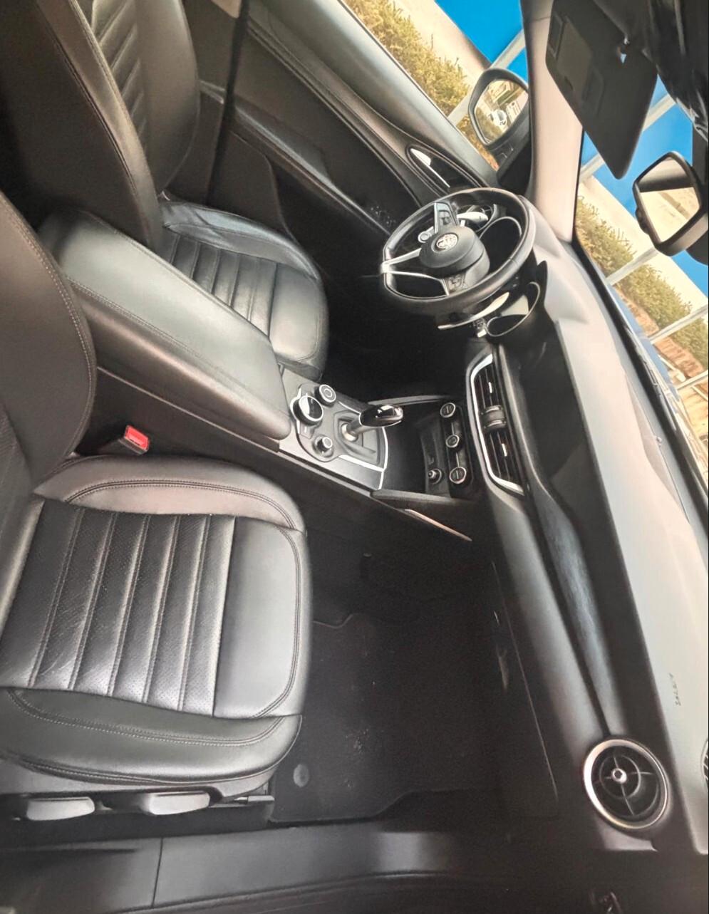 Alfa Romeo Stelvio 2.2 Turbodiesel 160 CV AT8 RWD Business