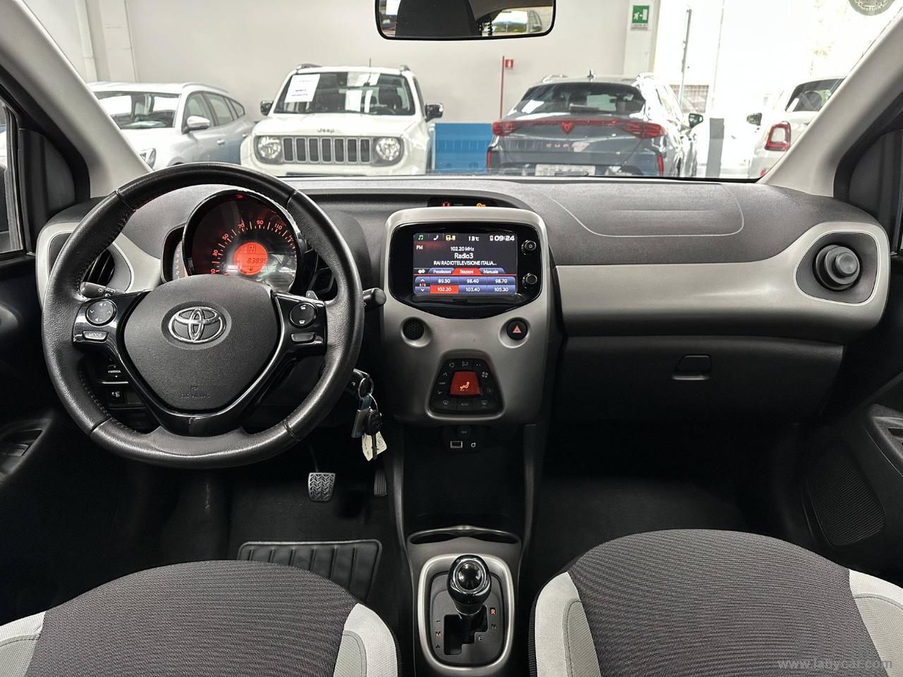 TOYOTA Aygo 1.0 VVT-i 69 CV 5p. x-play MMT