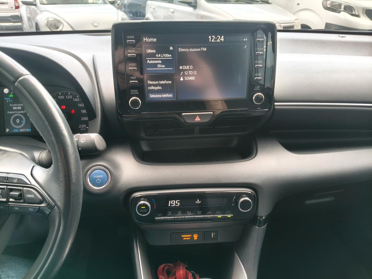 Mazda Mazda2 Hybrid 1.5 VVT e-CVT Full Electric Agile YARIS