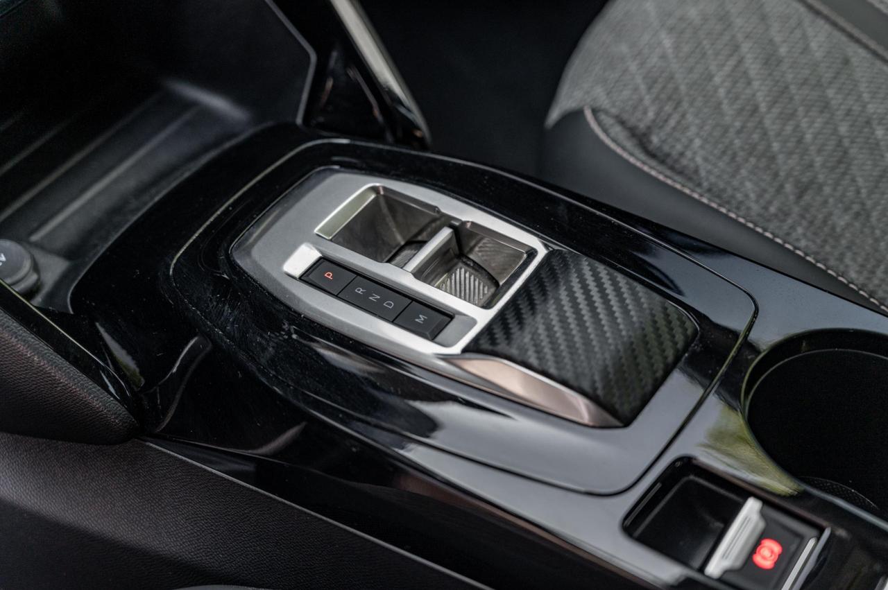 Peugeot 208 1.2 hybrid Allure 110cv e-dcs 6