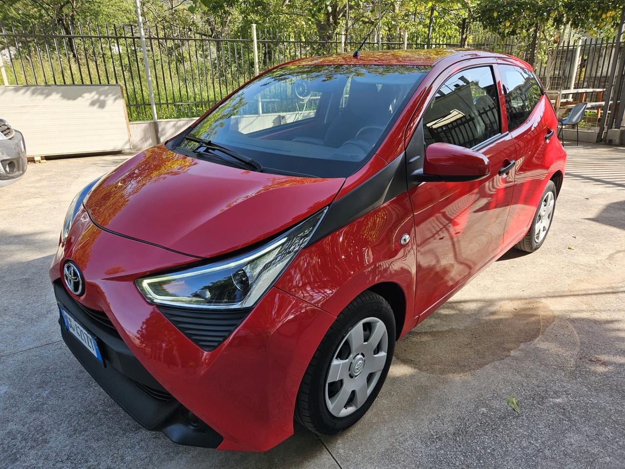 Toyota Aygo Connect 1.0 VVT-i 72 CV 5 porte x-play