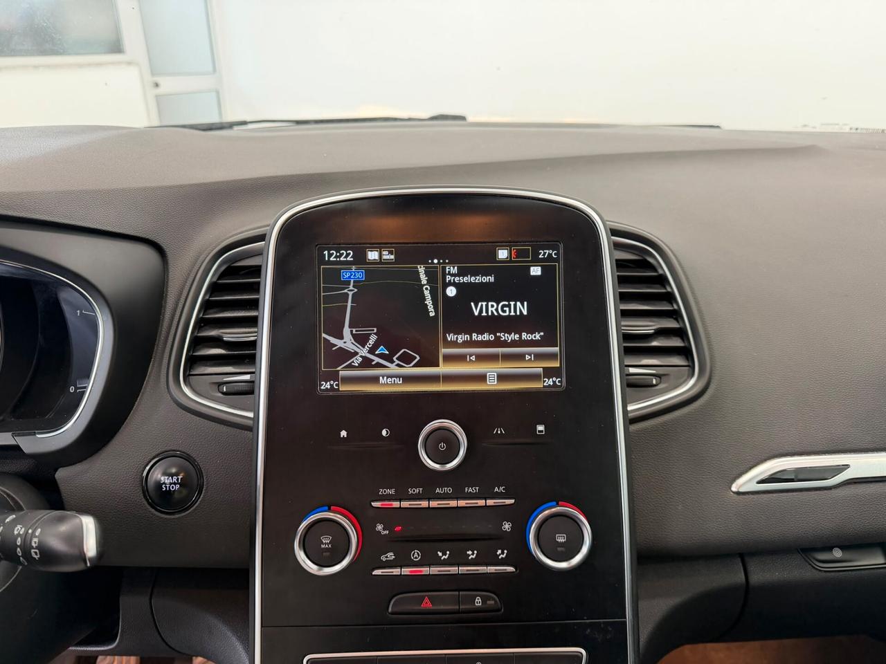 Renault Scénic TCe 140 CV EDC FAP Intens