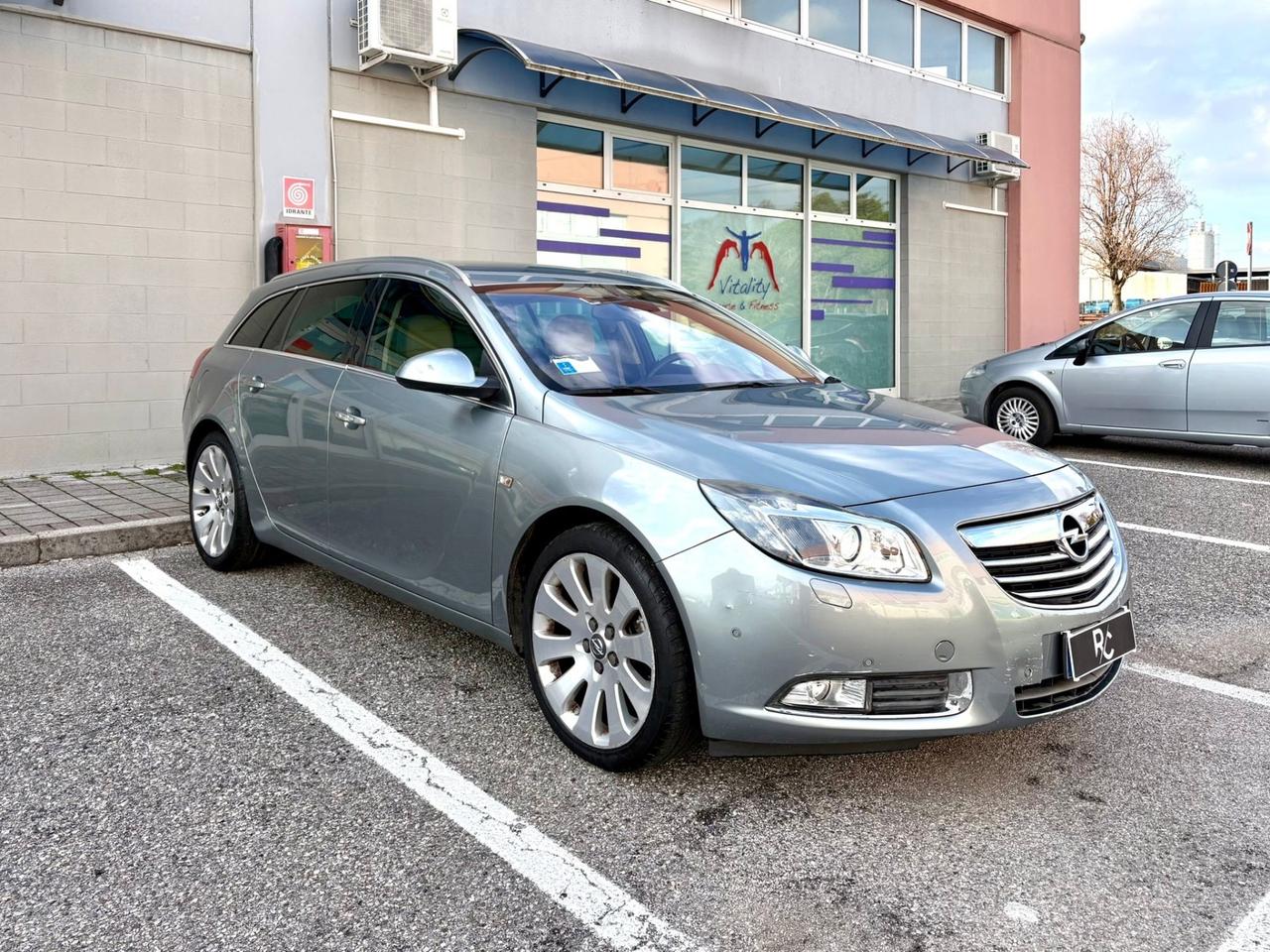 Opel Insignia 2.0 Turbo Sports Tourer Cosmo