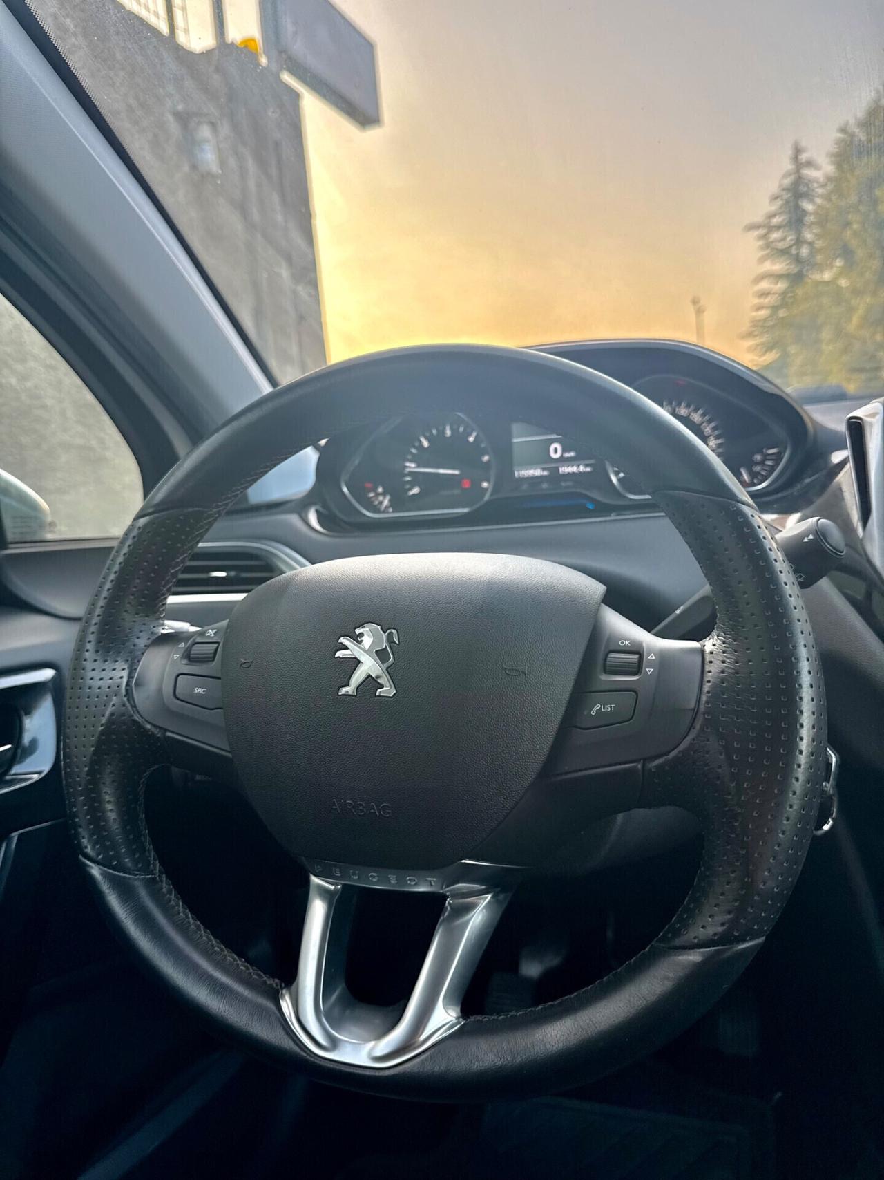Peugeot 208 1.6 e-HDi 92 CV Stop&Start Allure,NAVI,LED,Bluetooth,Ecc.