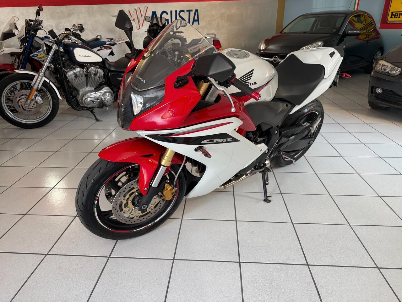 Honda CBR 600 F PERFETTA, GOMME OK, REVISIONATA, AKRAPOVIC
