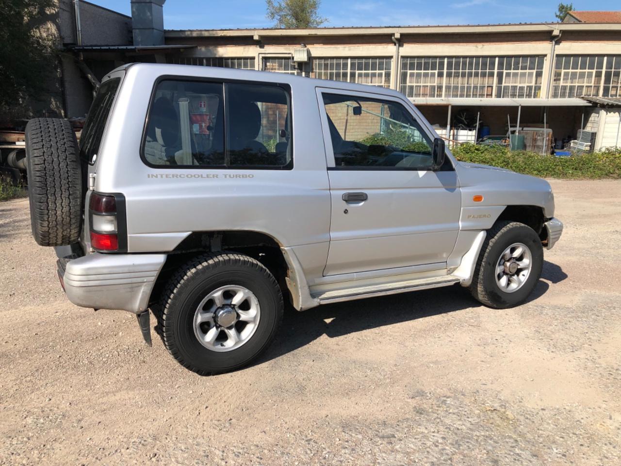 Mitsubishi Pajero 2.5 TDI MT SS GLS Special Action