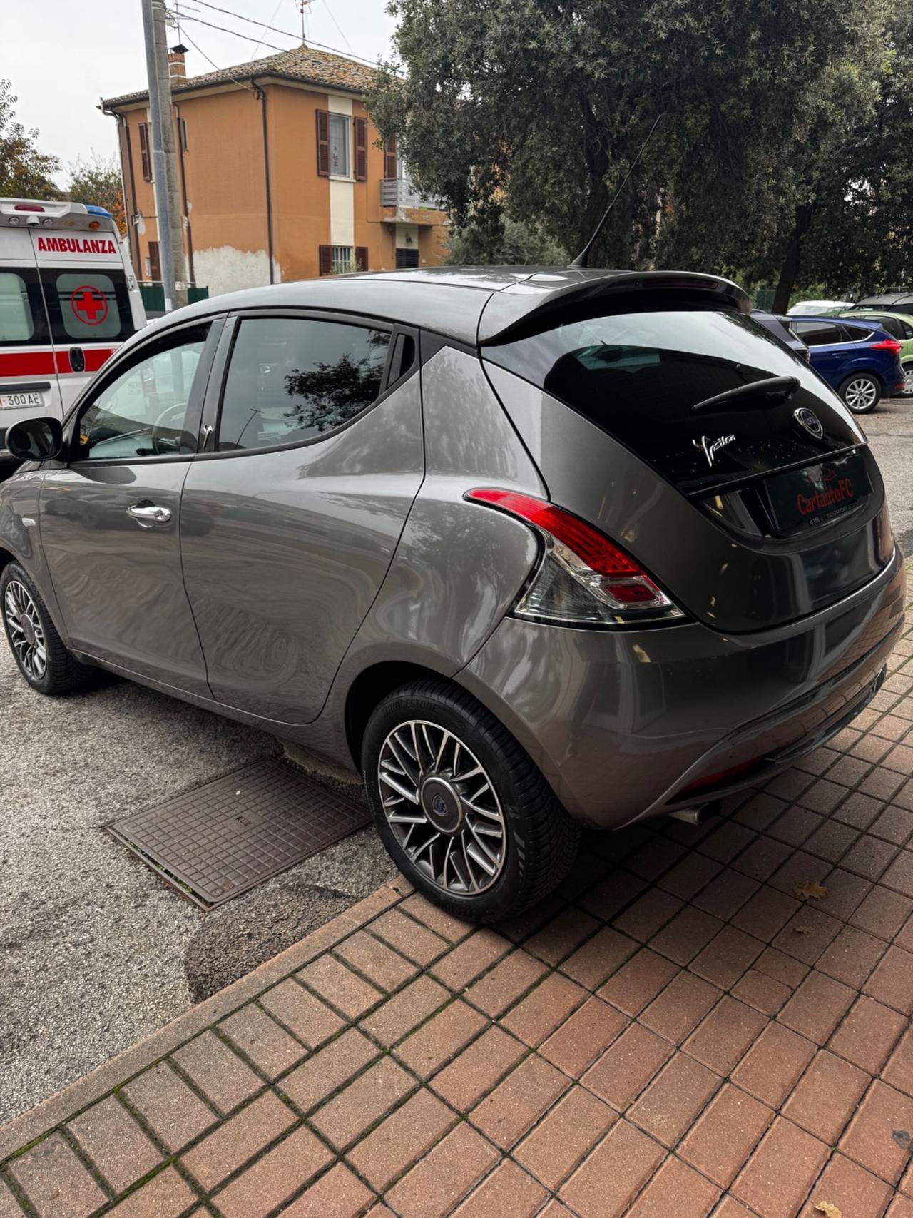 Lancia Ypsilon 1.2 69 CV 5 porte