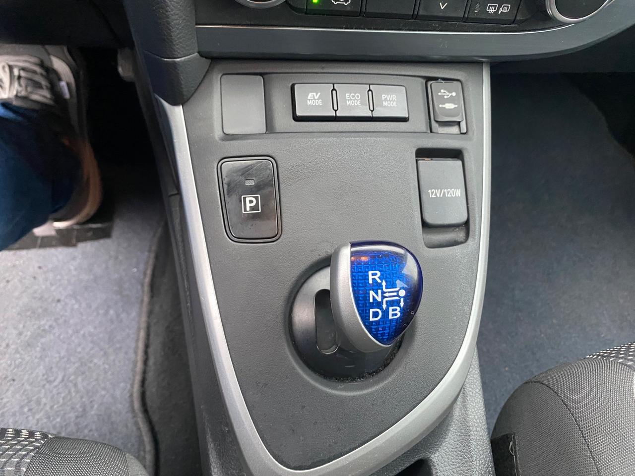 Toyota Auris Touring Sports 1.8 Hybrid Lounge