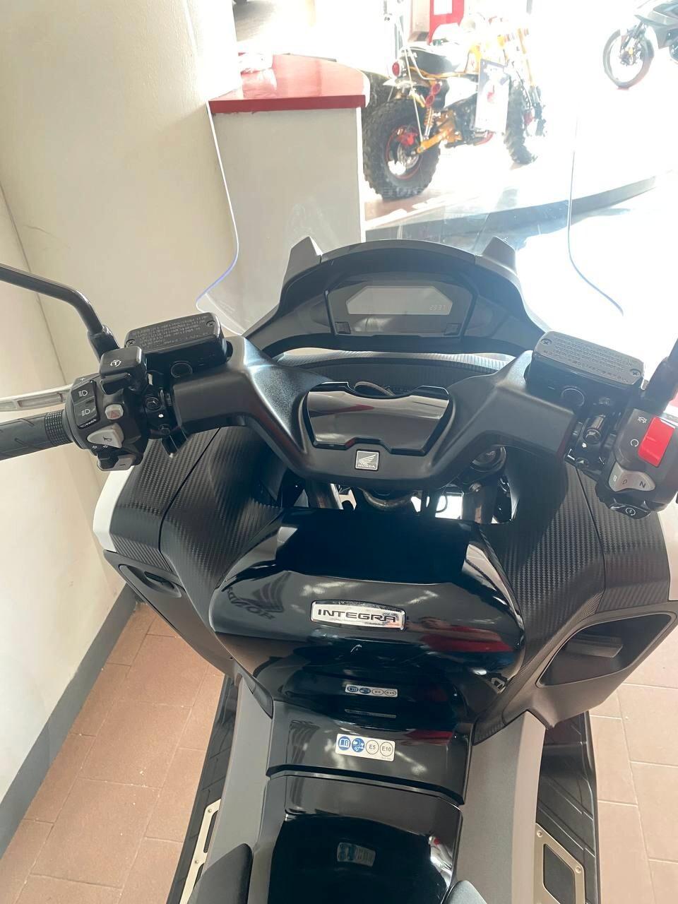 Honda Integra 750 s