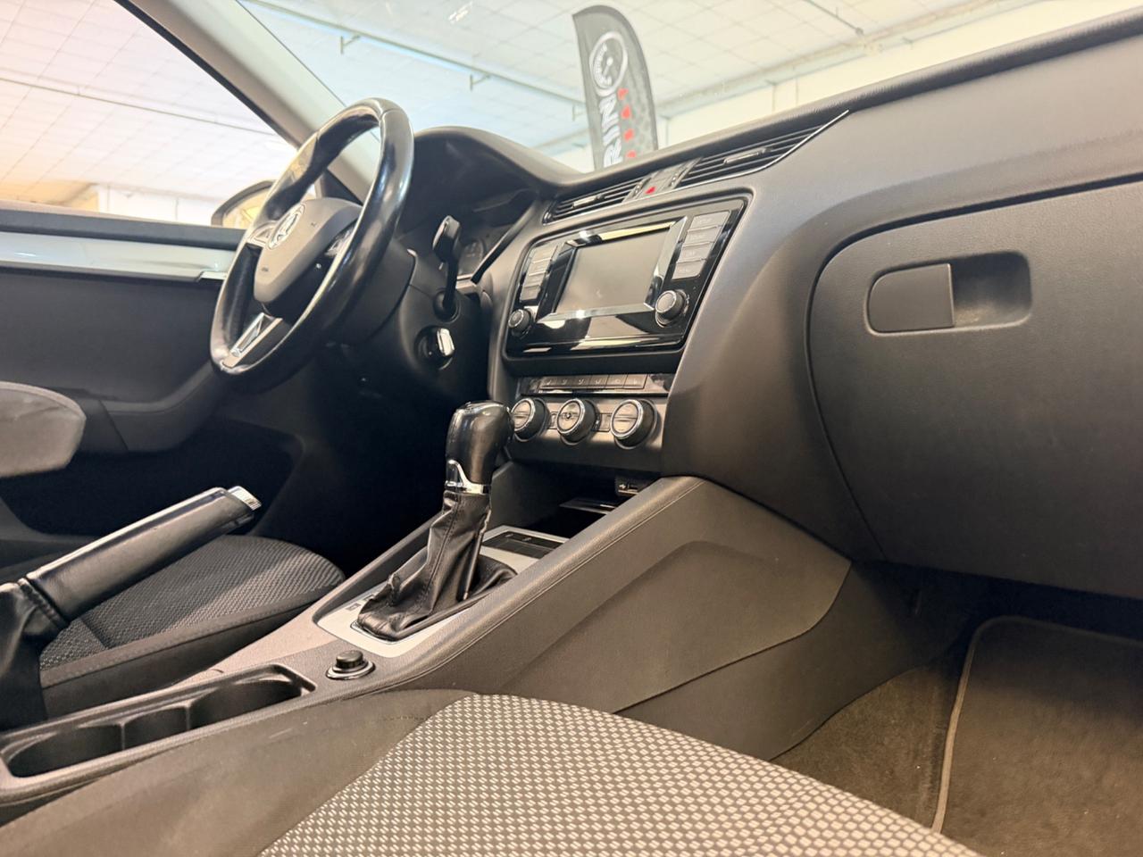 Skoda Octavia 1.6 TDI CR 105 CV DSG Wagon Executive