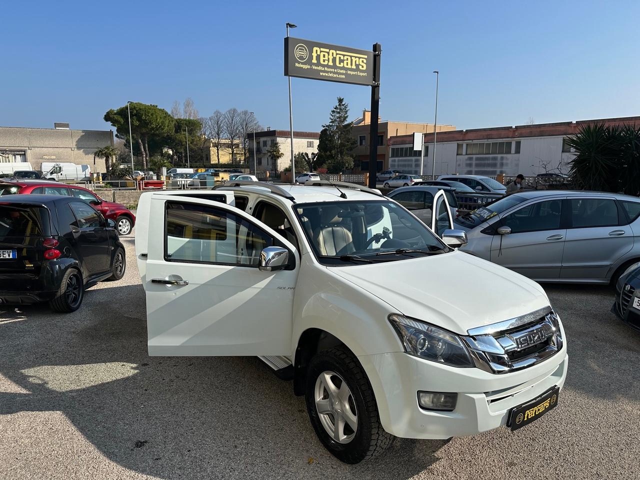 Isuzu D-Max 2.5 Space Cab Solar A/T 4WD