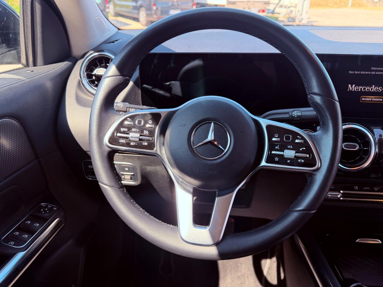 Mercedes-benz GLA 180 200 Automatic Progressive