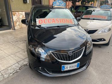 Lancia Ypsilon 1.0 FireFly 5 porte S&S Hybrid Ecochic Silver