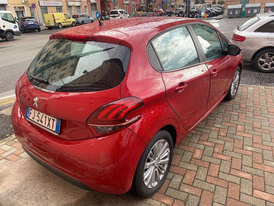Peugeot 208 BlueHDi 75 5 porte Allure