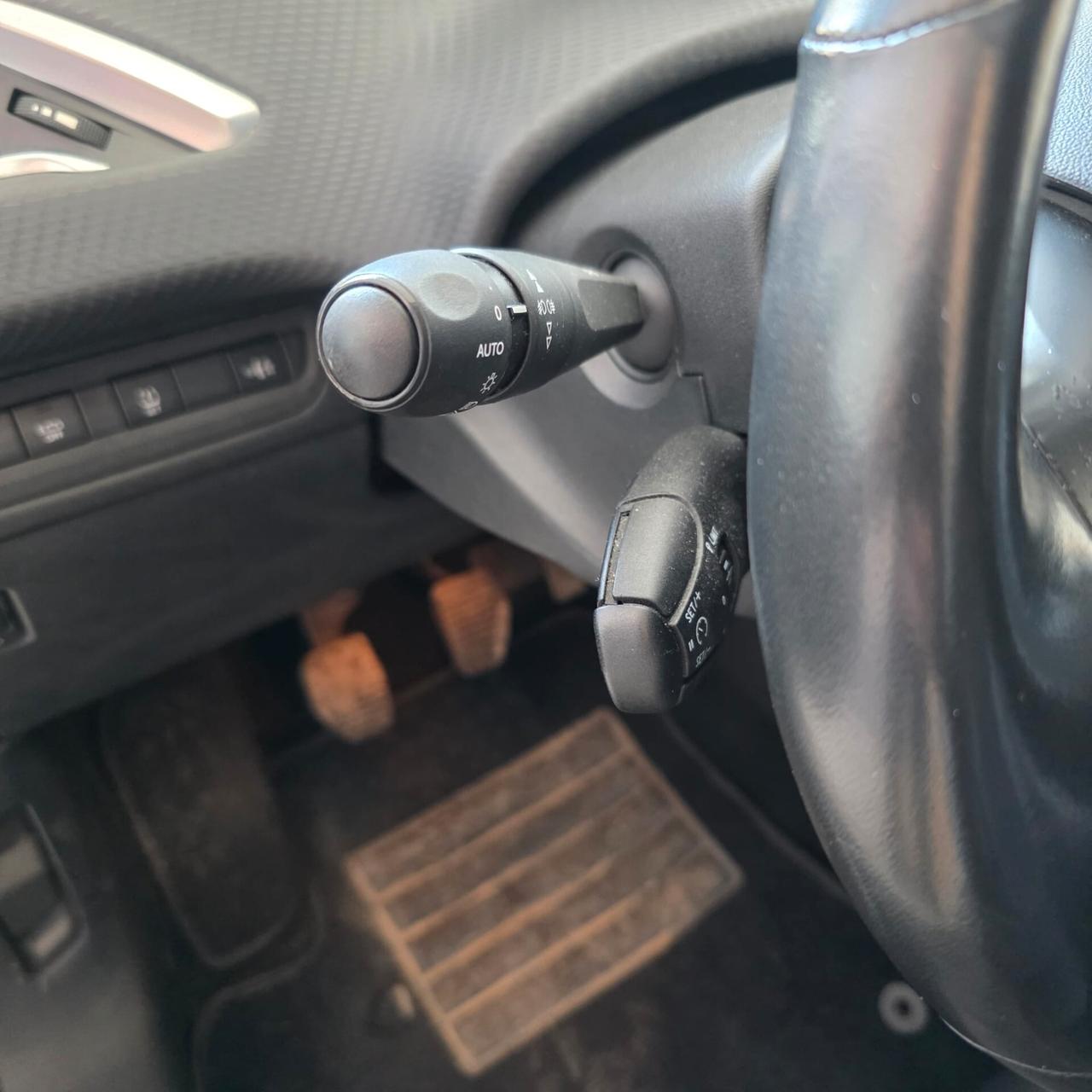 Peugeot 2008 1.6 e-HDi 92 CV Stop&Start Allure