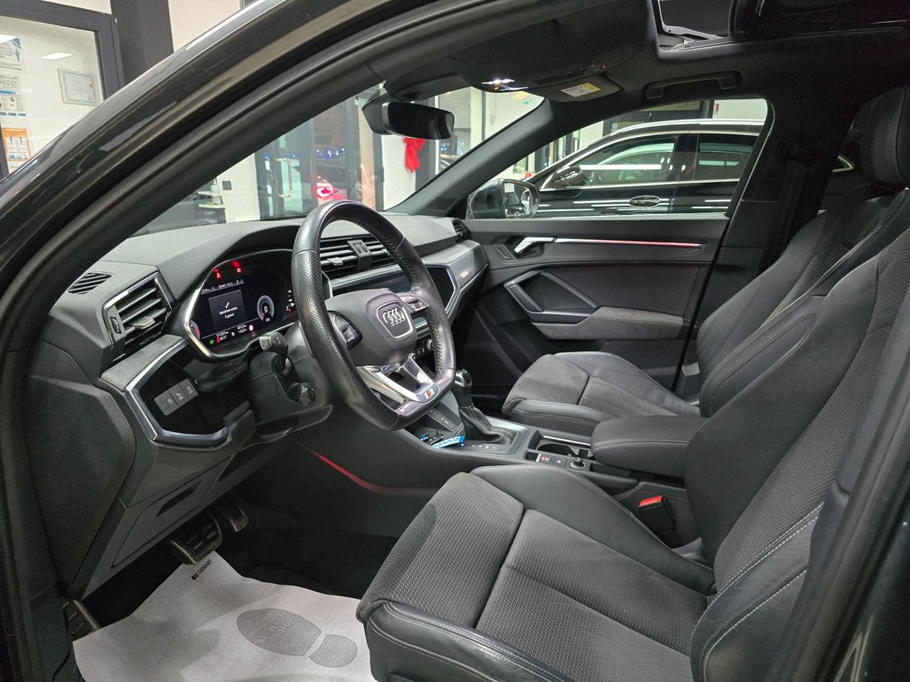 Audi Q3 35 TDI S tronic line (Extra full)