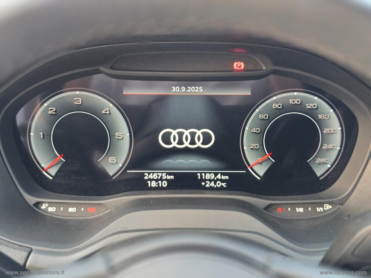 AUDI Q2 30 TDI Business Advanced