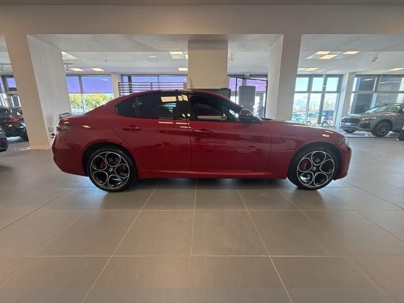 Alfa Romeo Giulia 2023 2.0 t Competizione Q4 280cv auto