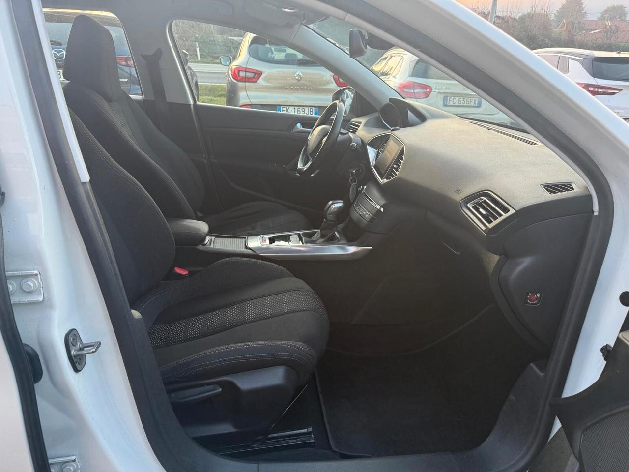 Peugeot 308 BlueHDi 120 S&S EAT6 SW Allure